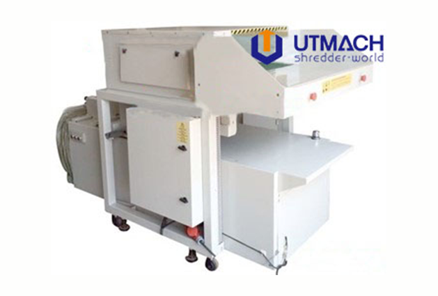 Vehicle traveling data recorder