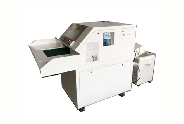 Vehicle traveling data recorder